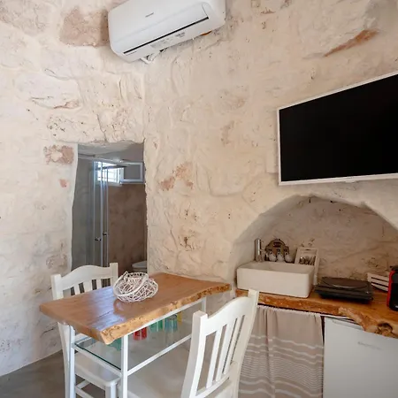 Holiday home Trullo Cece
